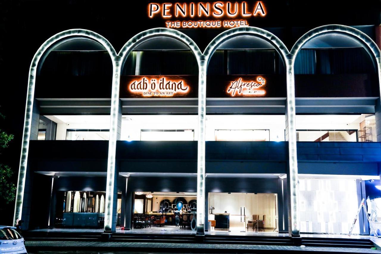 Hotel Peninsula Panchkula Extérieur photo